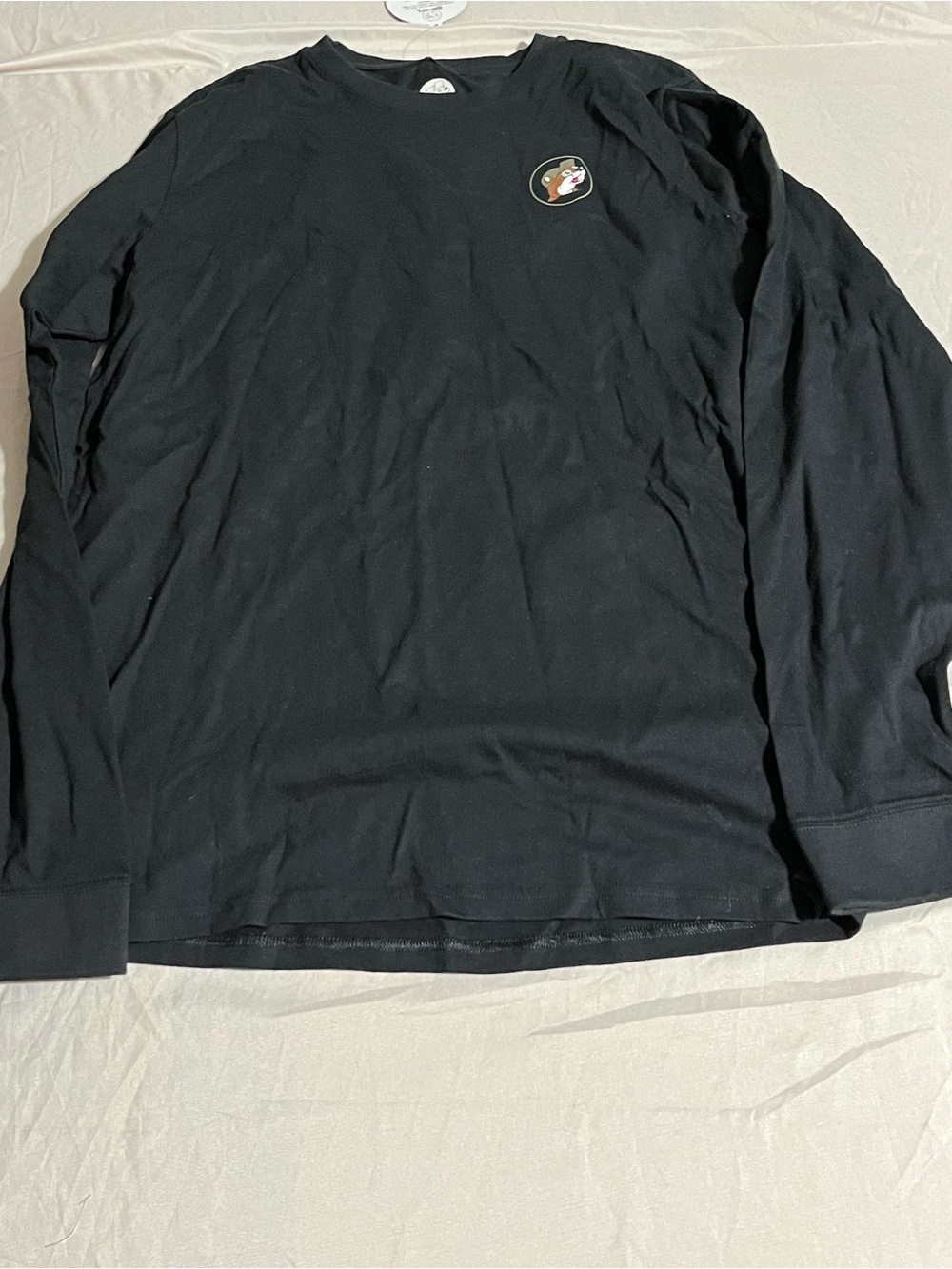 Buc-Ees Black Long-Sleeve Crewneck Shirt with Small Circular Patch Size L NWT
